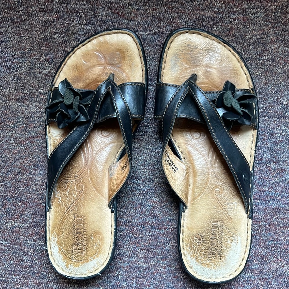 Born Sandals Shoes Womens Size 7 Medium Black Leather Flower Flip Flop Comfort